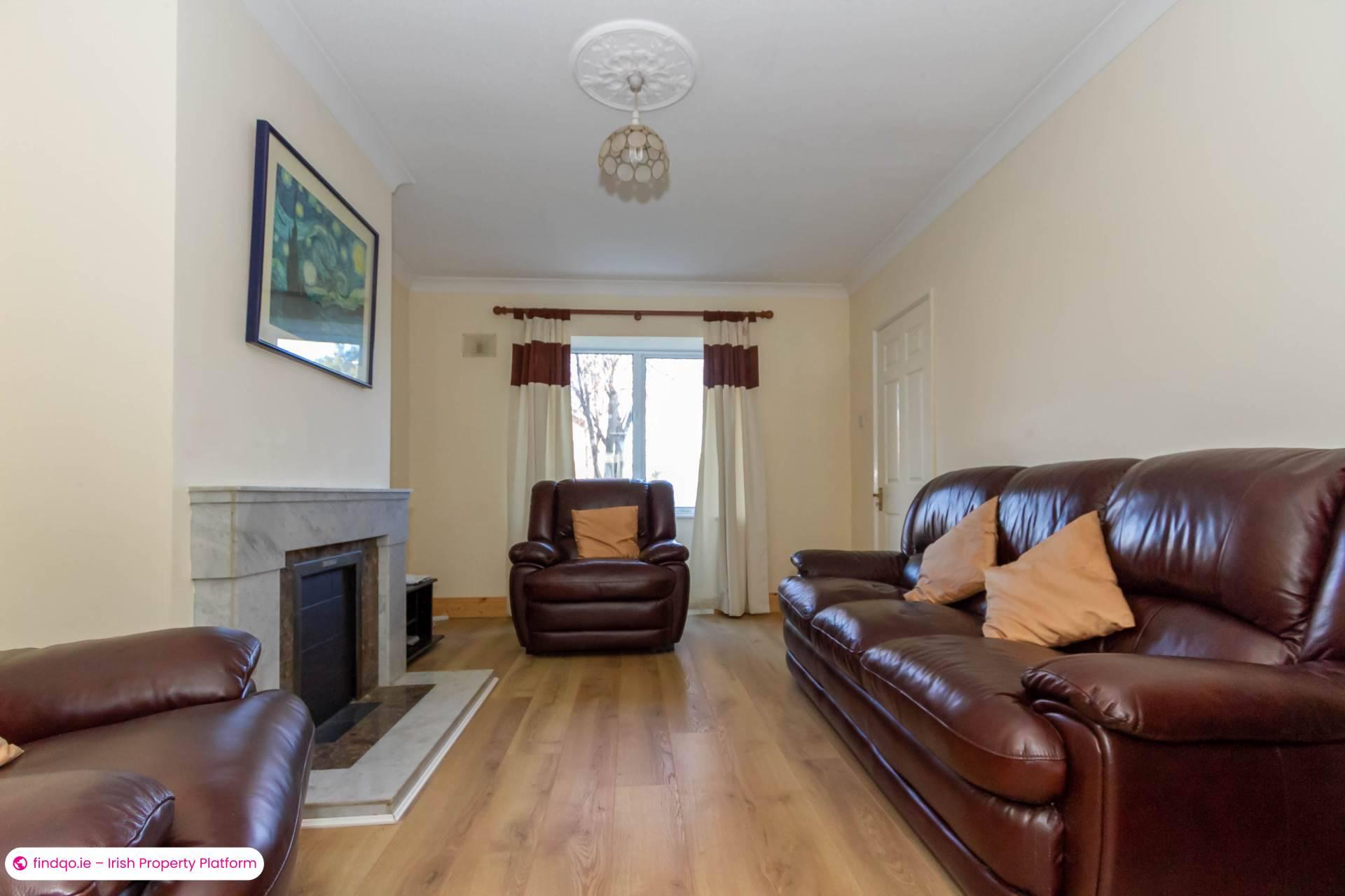3 Bedroom Semi-detached house for Rent in Stillorgan, Dublin (County)