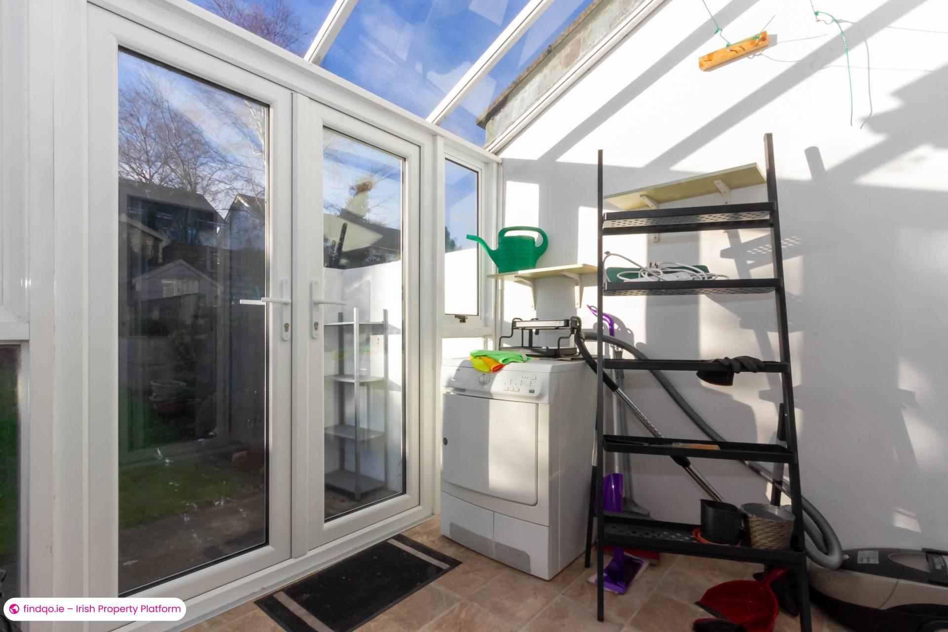 3 Bedroom Semi-detached house for Rent in Stillorgan, Dublin (County)