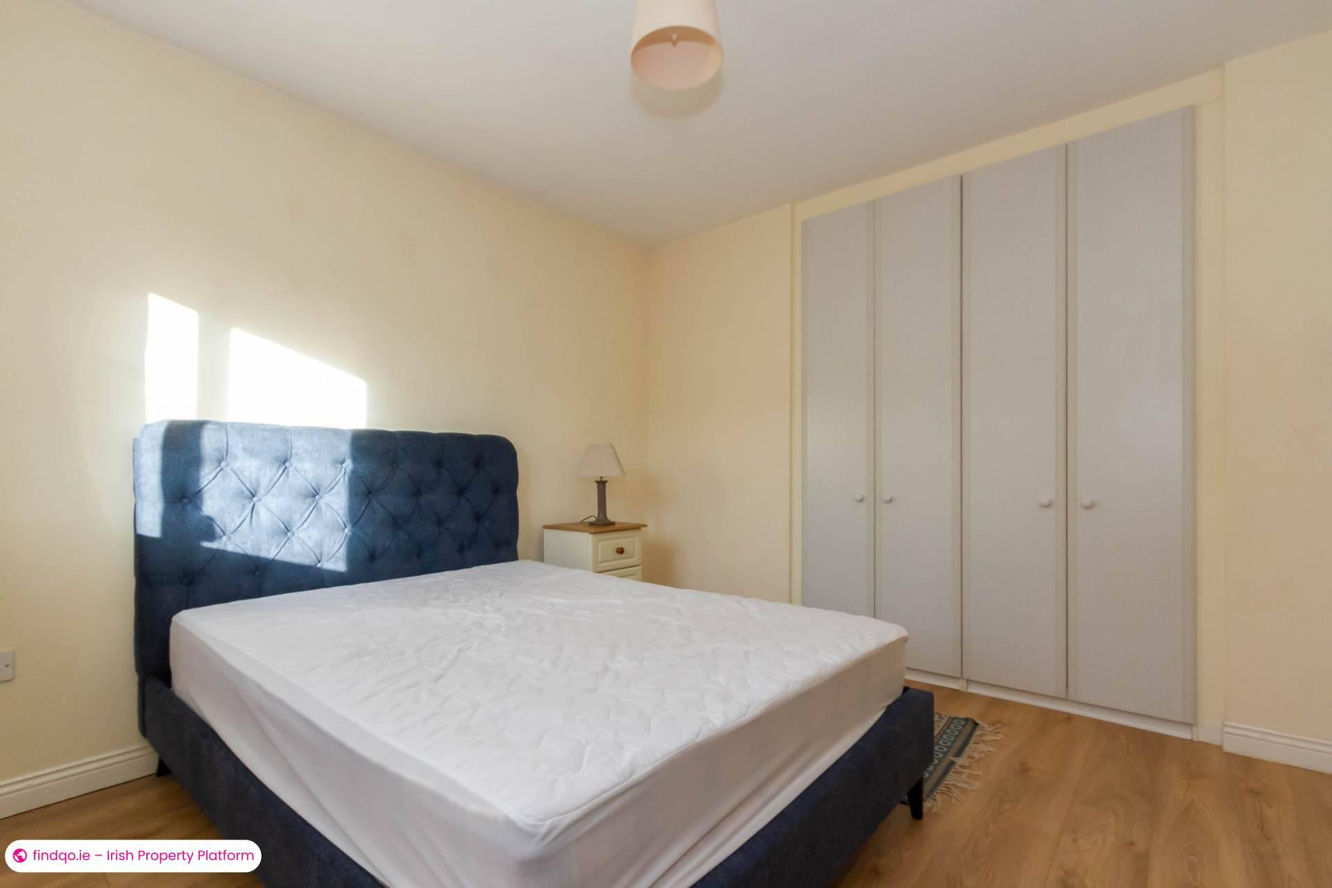 3 Bedroom Semi-detached house for Rent in Stillorgan, Dublin (County)