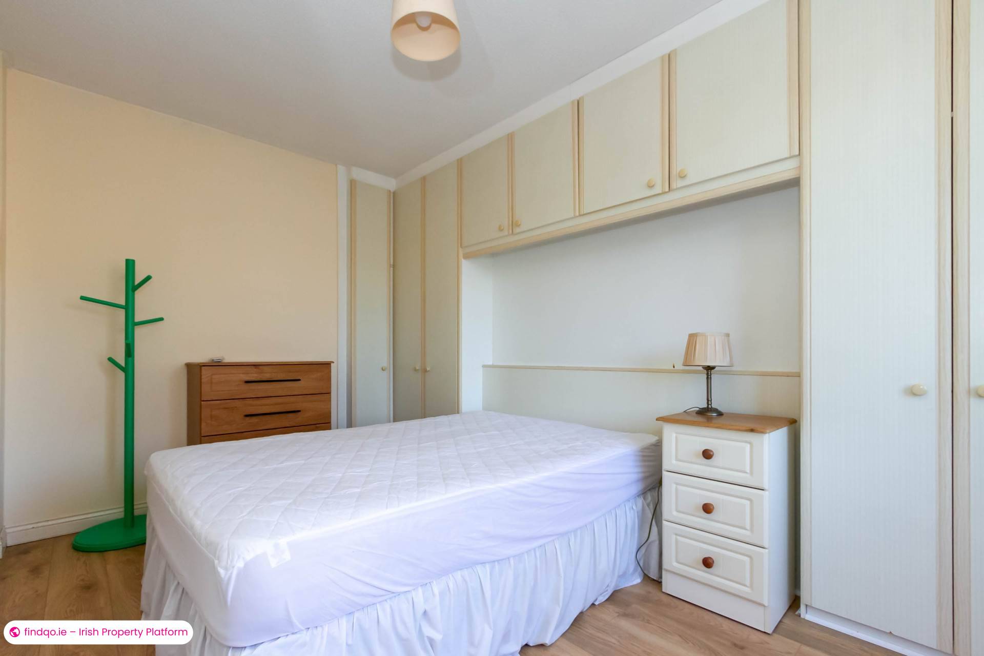 3 Bedroom Semi-detached house for Rent in Stillorgan, Dublin (County)