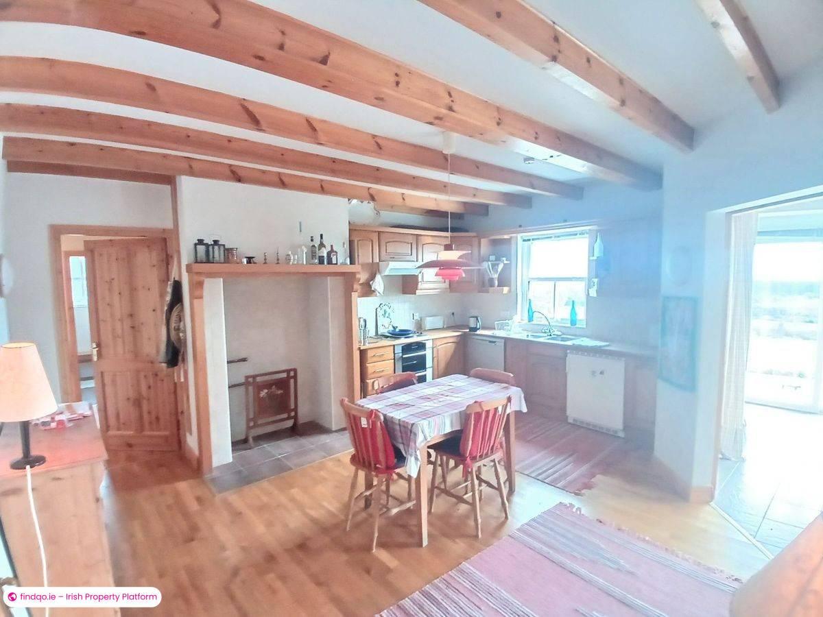 Detached house for Sale in Caherciveen, Co. Kerry, V23 C723