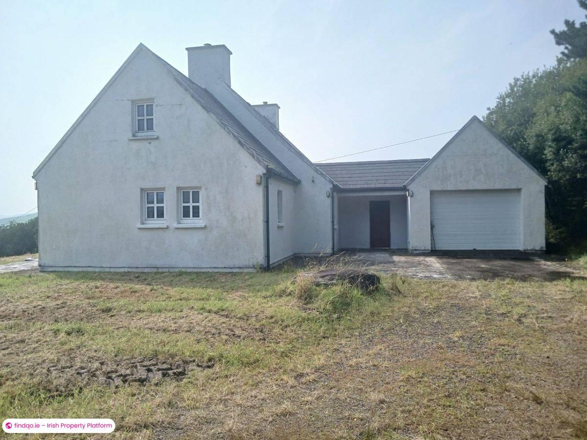 Detached house for Sale in Caherciveen, Co. Kerry, V23 C723
