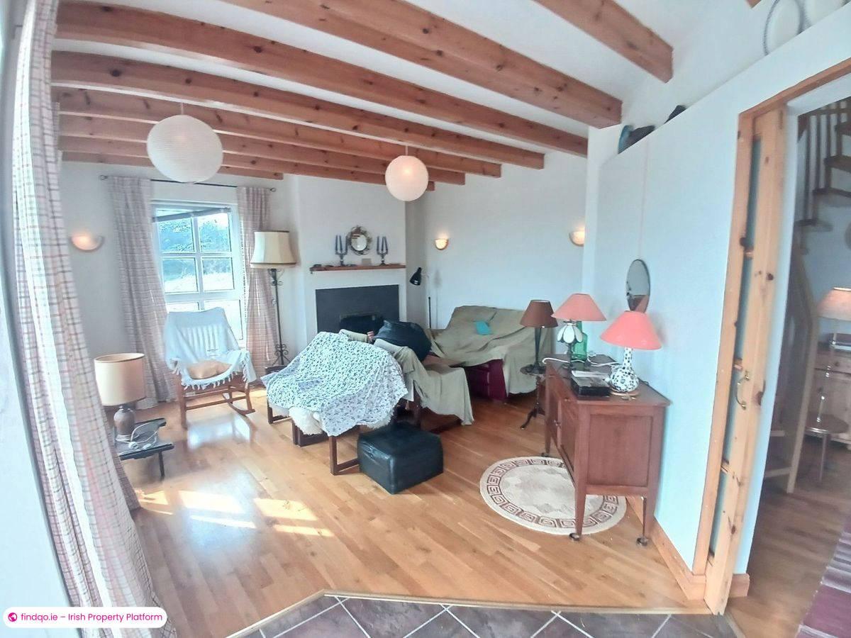 Detached house for Sale in Caherciveen, Co. Kerry, V23 C723