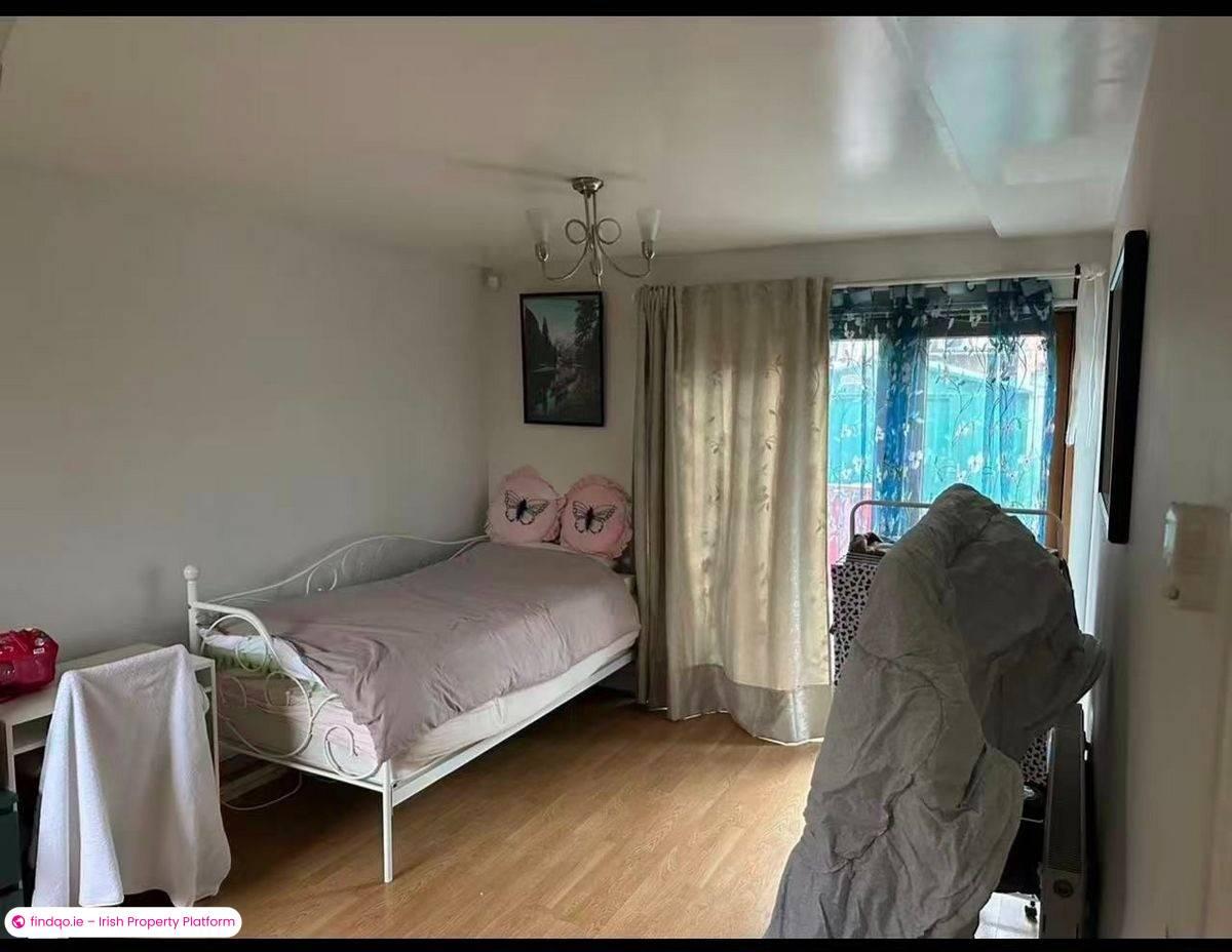 2 Bedroom House for Rent in Poppintree, Dublin 11