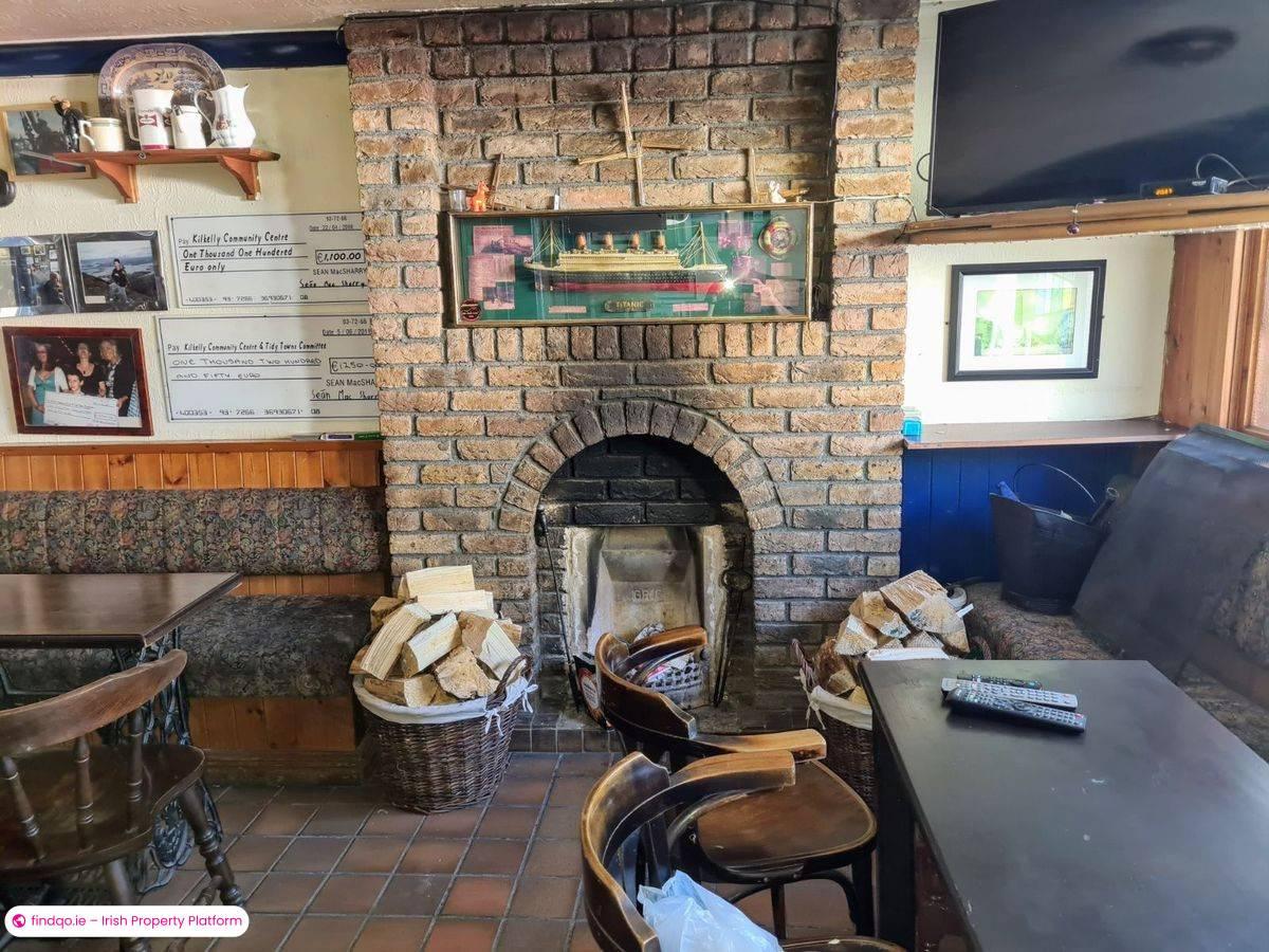 Semi-detached house for Sale in Ballyhaunis, Mayo