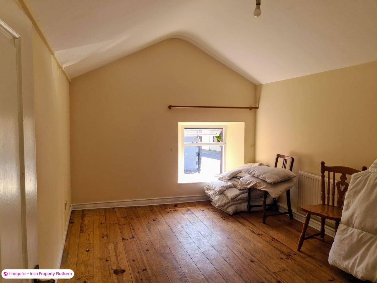 Semi-detached house for Sale in Ballyhaunis, Mayo