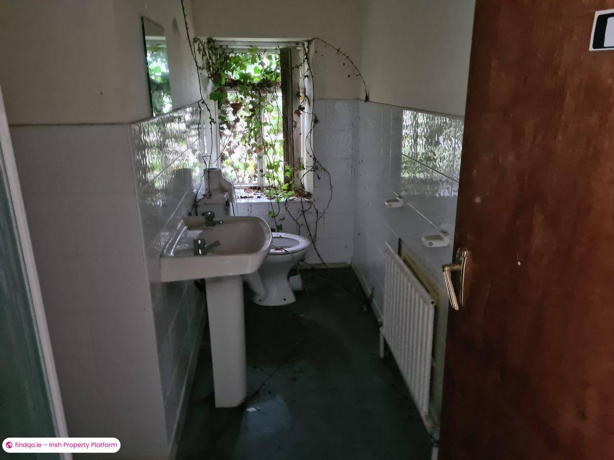 Semi-detached house for Sale in Charlestown, Mayo