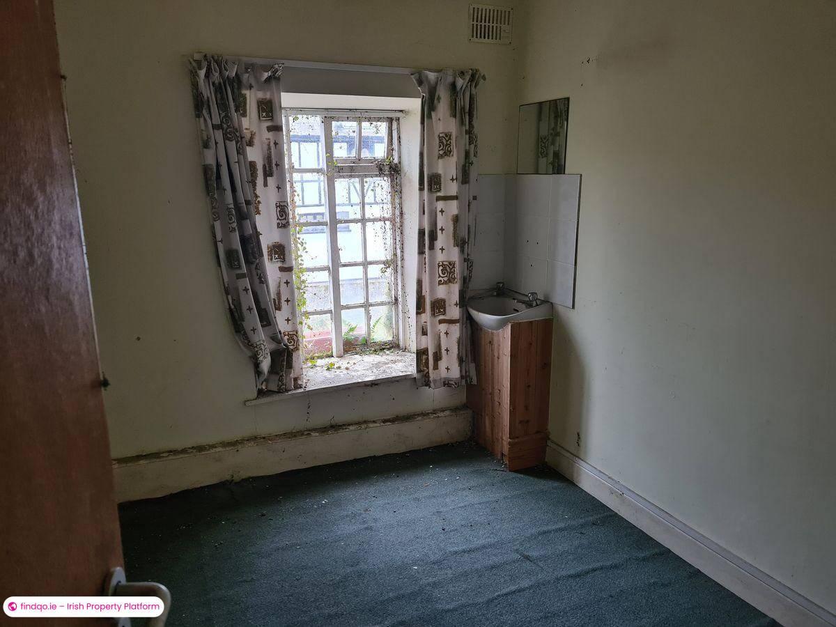 Semi-detached house for Sale in Charlestown, Mayo