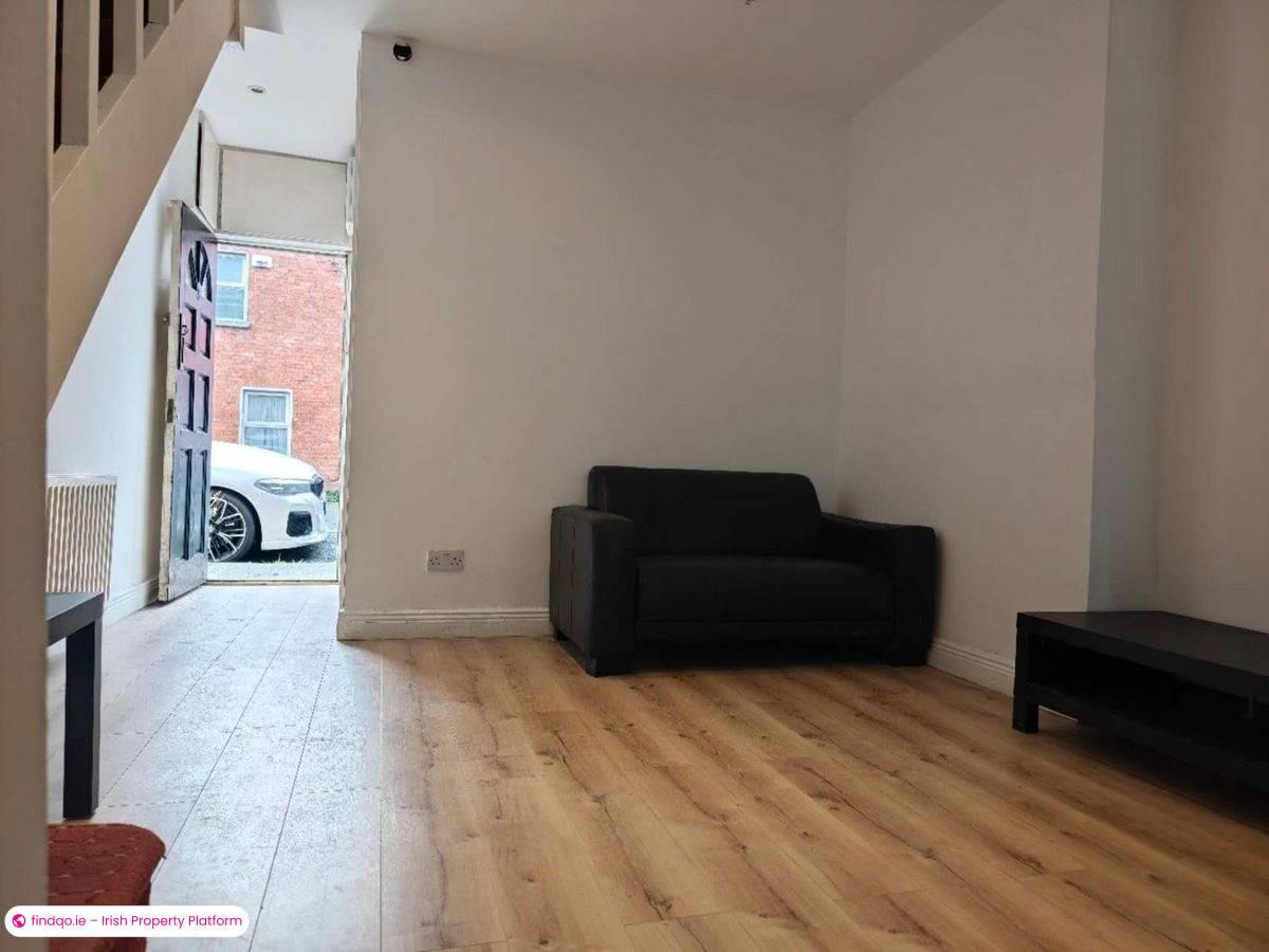 3 Bedroom House for Rent in North Circular Road, Dublin 1