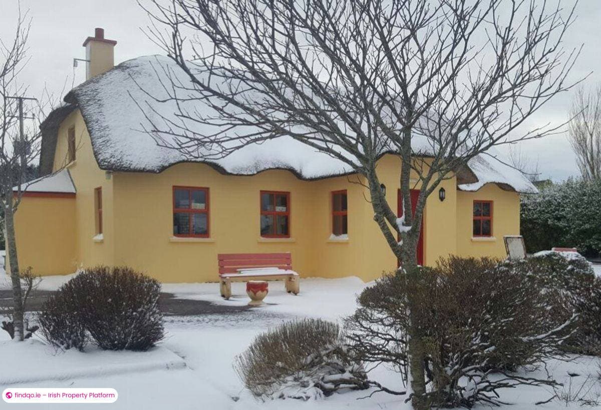 Restaurant / Bar / Hotel for Sale in Caherciveen, Co. Kerry, V23 K799