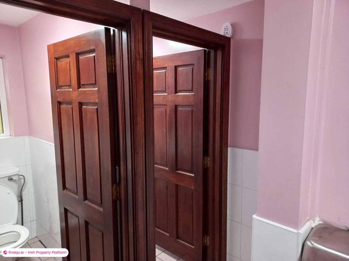 Restaurant / Bar / Hotel for Sale in Kilkelly, Mayo