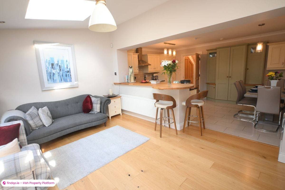 Semi-detached house for Sale in Carrigaline, Cork, P43 X766