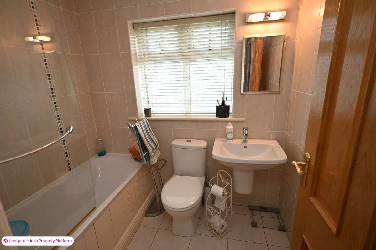 Semi-detached house for Sale in Carrigaline, Cork, P43 X766