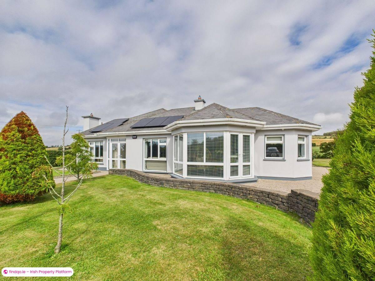 Detached house for Sale in Dunmore East, Waterford, X91 R9V2