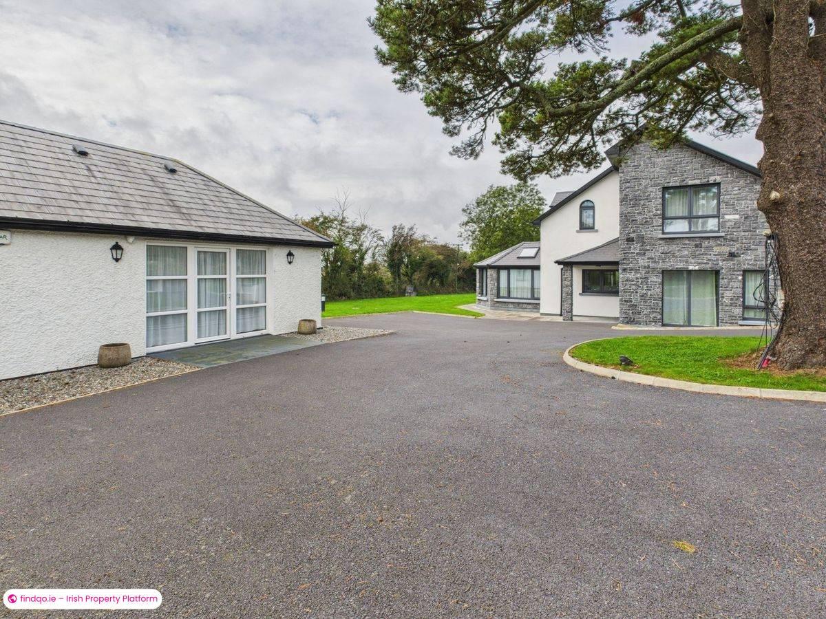 Detached house for Sale in Passage East, Waterford