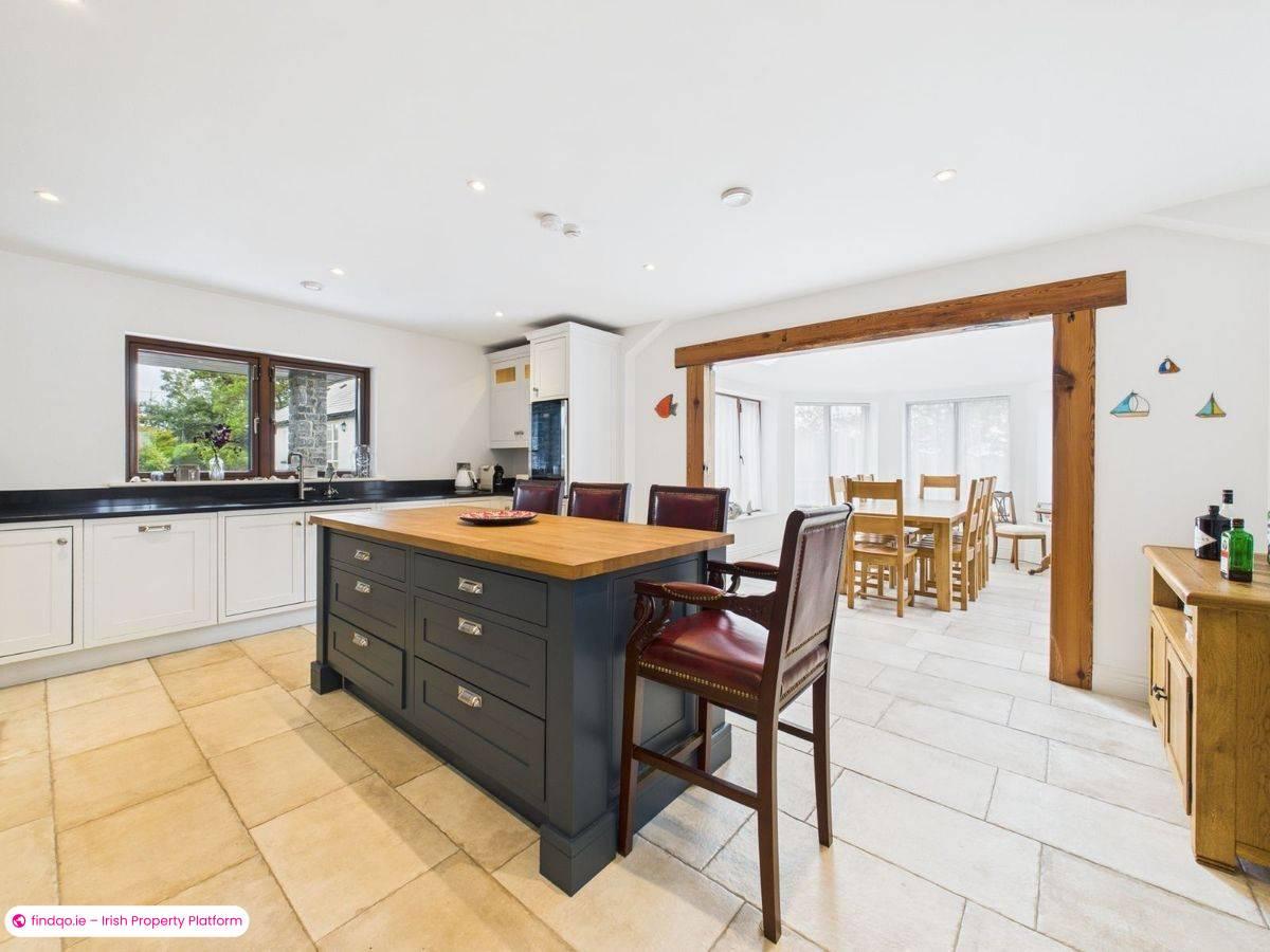 Detached house for Sale in Passage East, Waterford