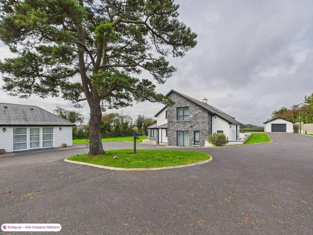 Detached house for Sale in Passage East, Waterford