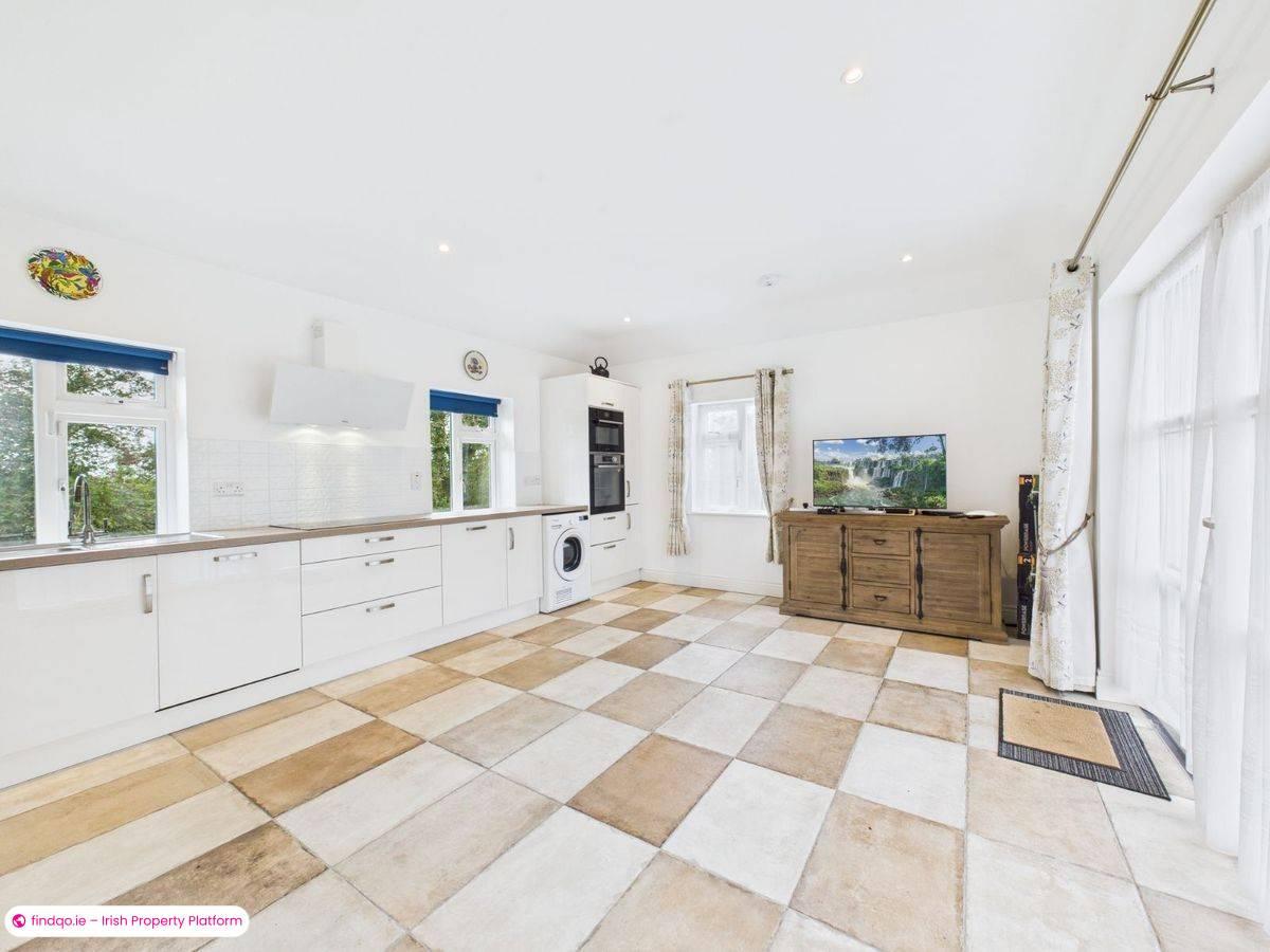 Detached house for Sale in Passage East, Waterford