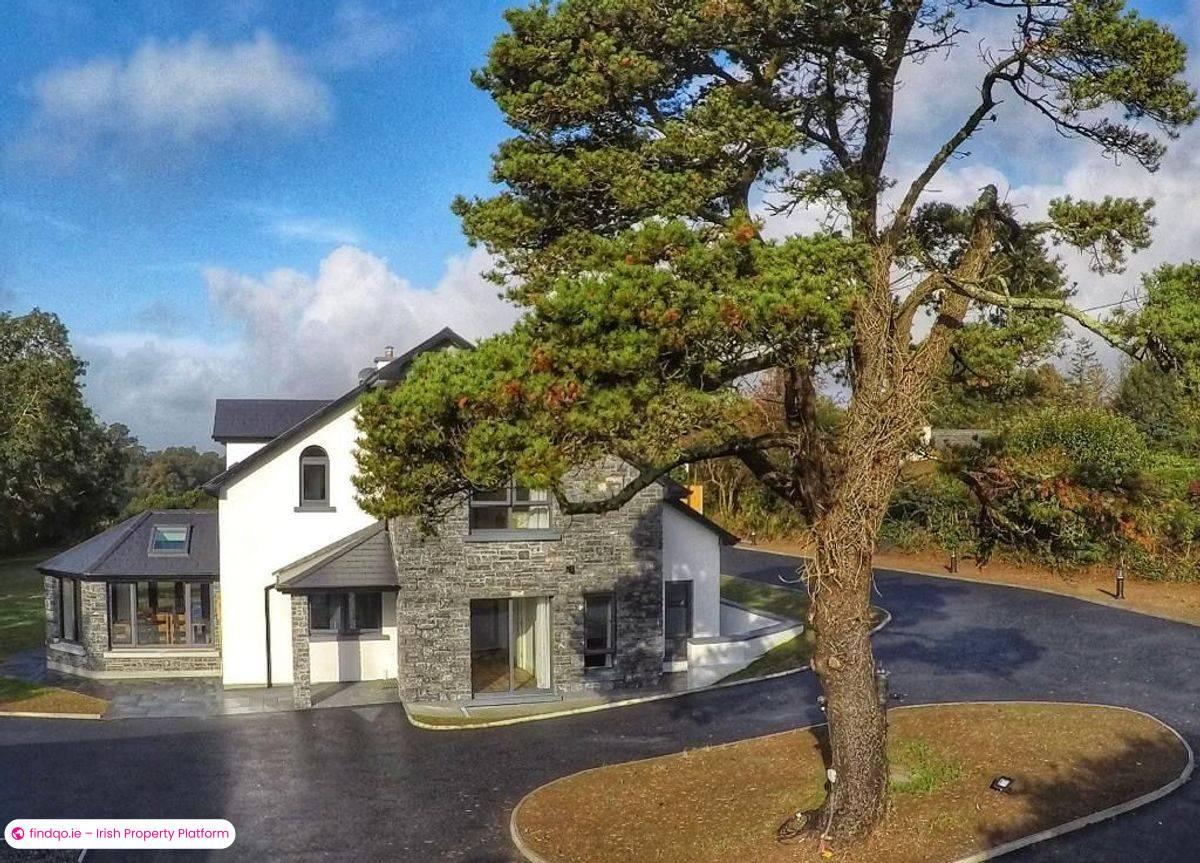 Detached house for Sale in Passage East, Waterford