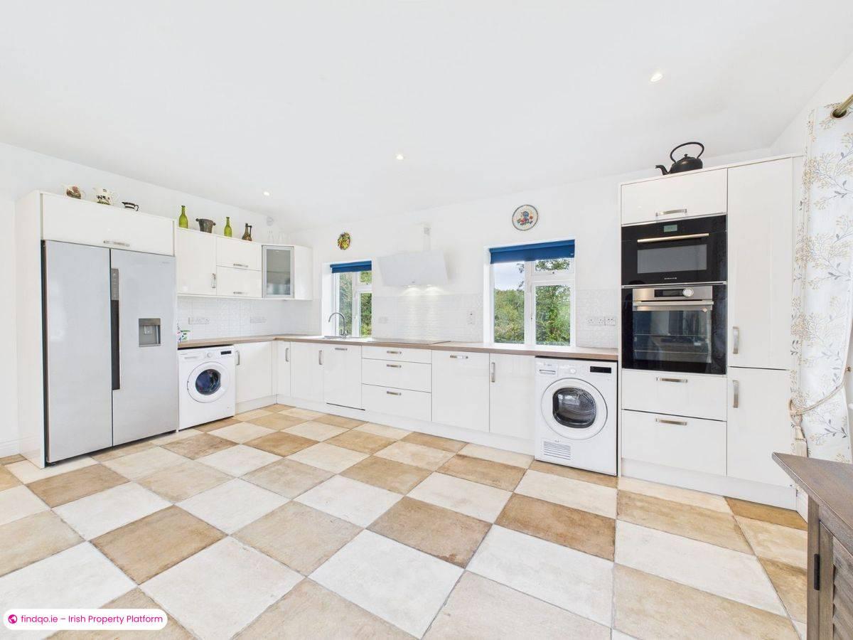 Detached house for Sale in Passage East, Waterford