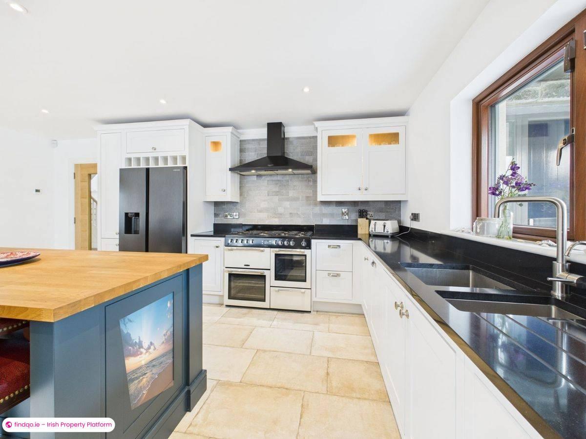 Detached house for Sale in Passage East, Waterford