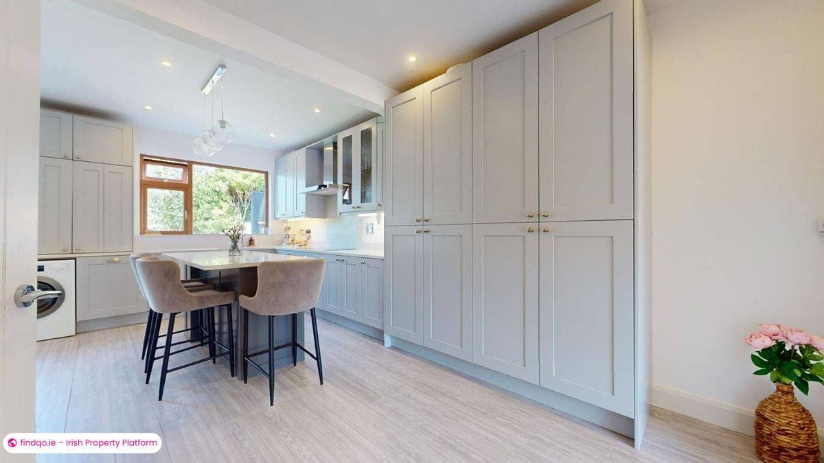 Semi-detached house for Sale in Sutton, Dublin (County)