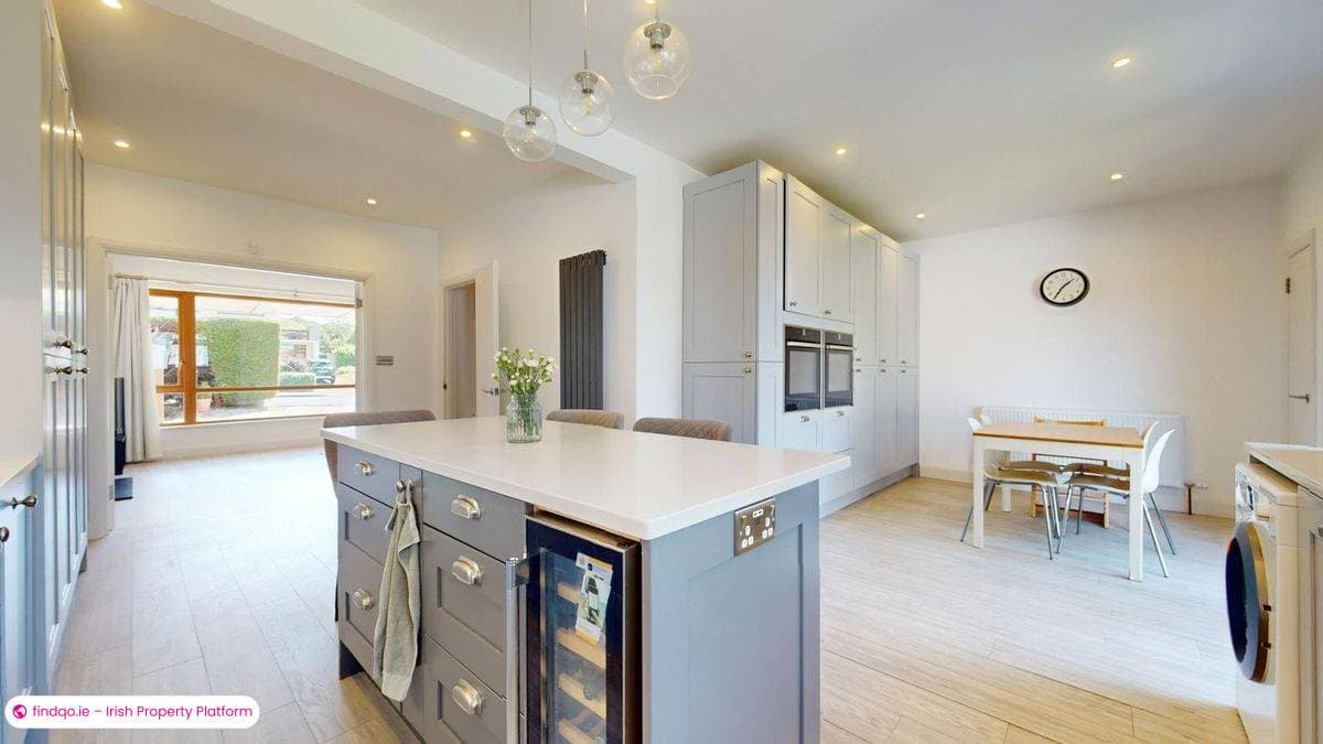 Semi-detached house for Sale in Sutton, Dublin (County)