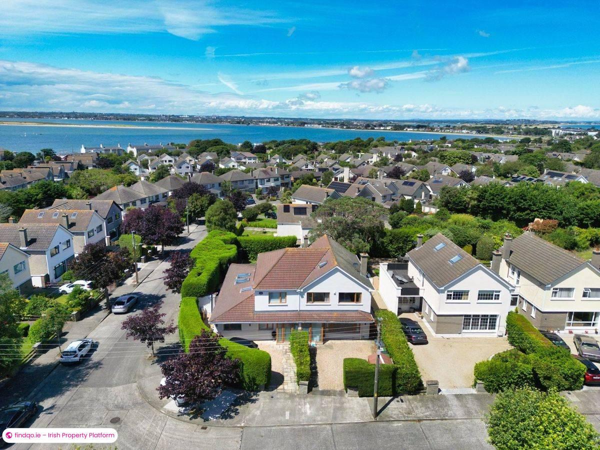 Semi-detached house for Sale in Sutton, Dublin (County)