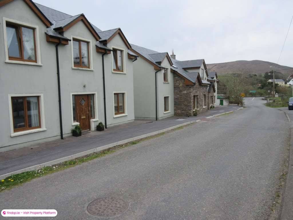 Detached house for Sale in No. 1, Station Road