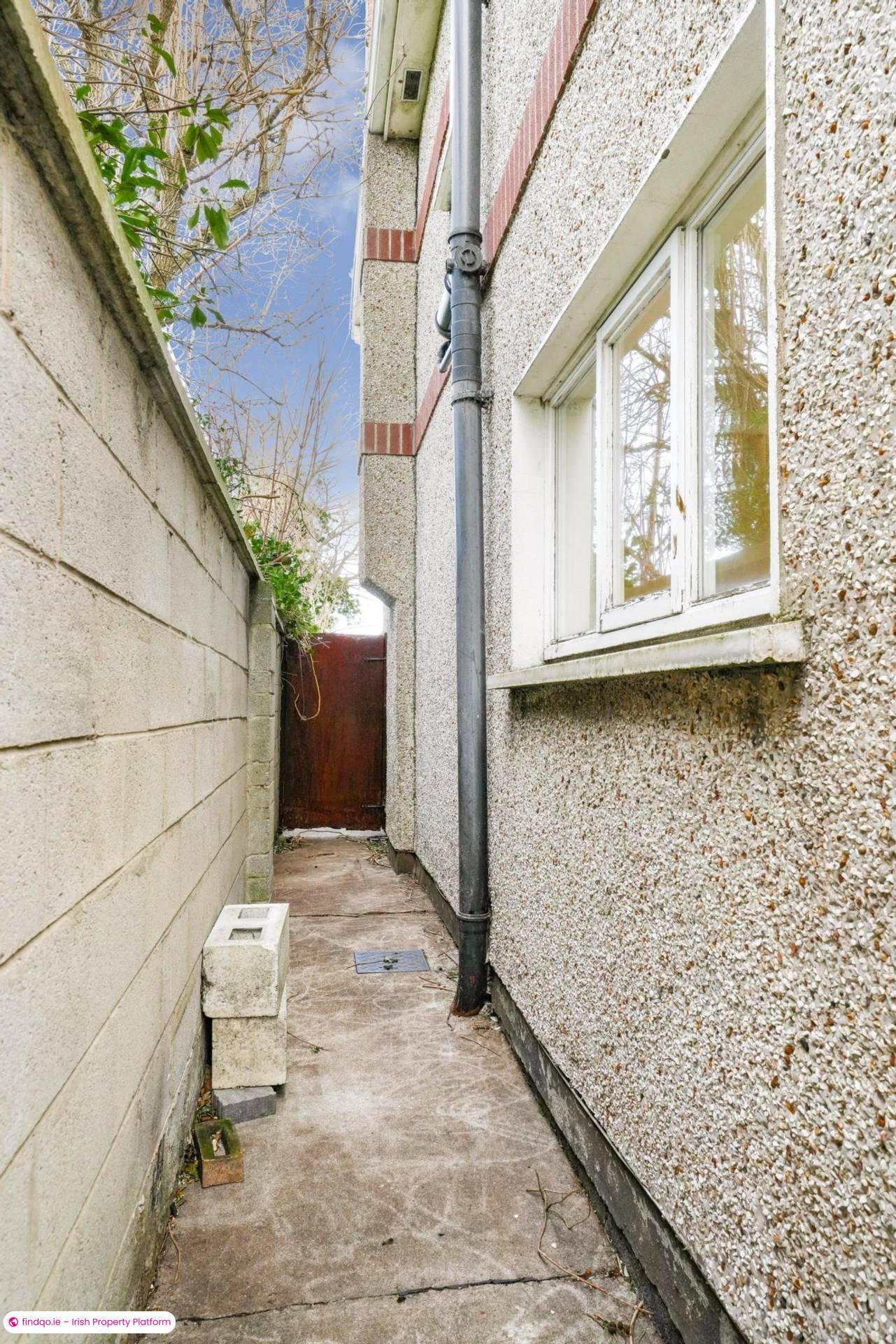 Detached house for Sale in Dublin 14