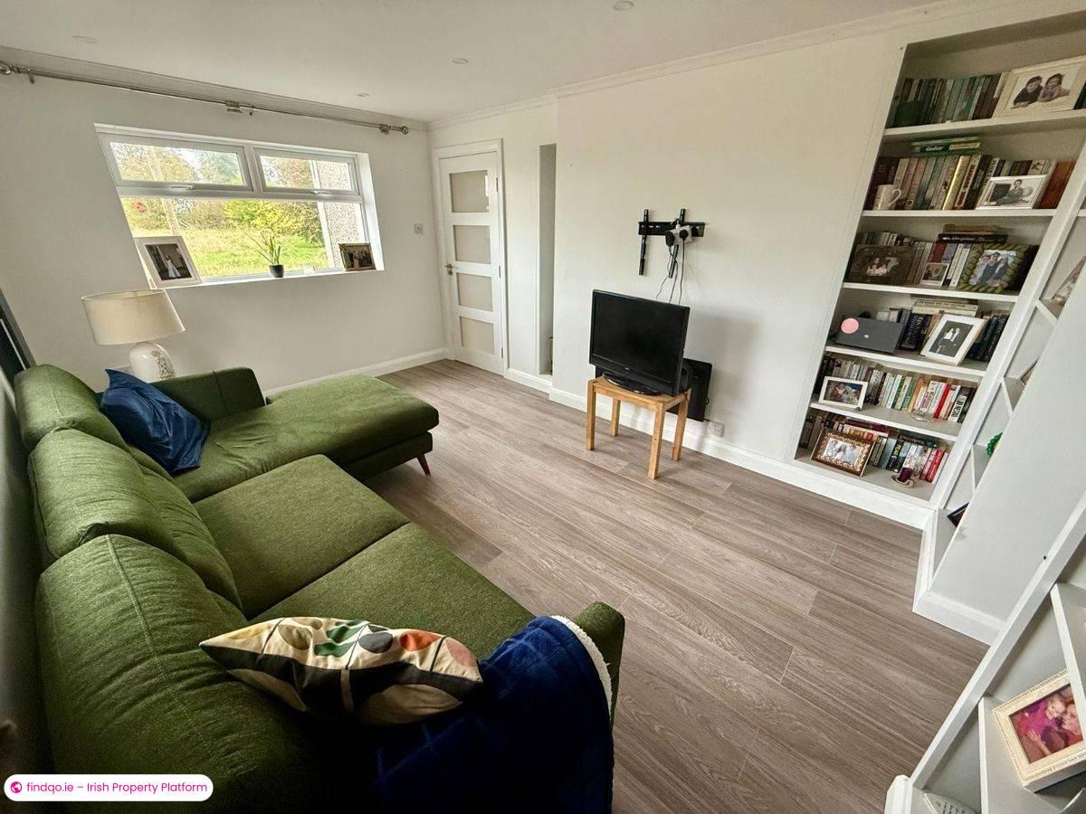 Detached house for Sale in Dring, Longford