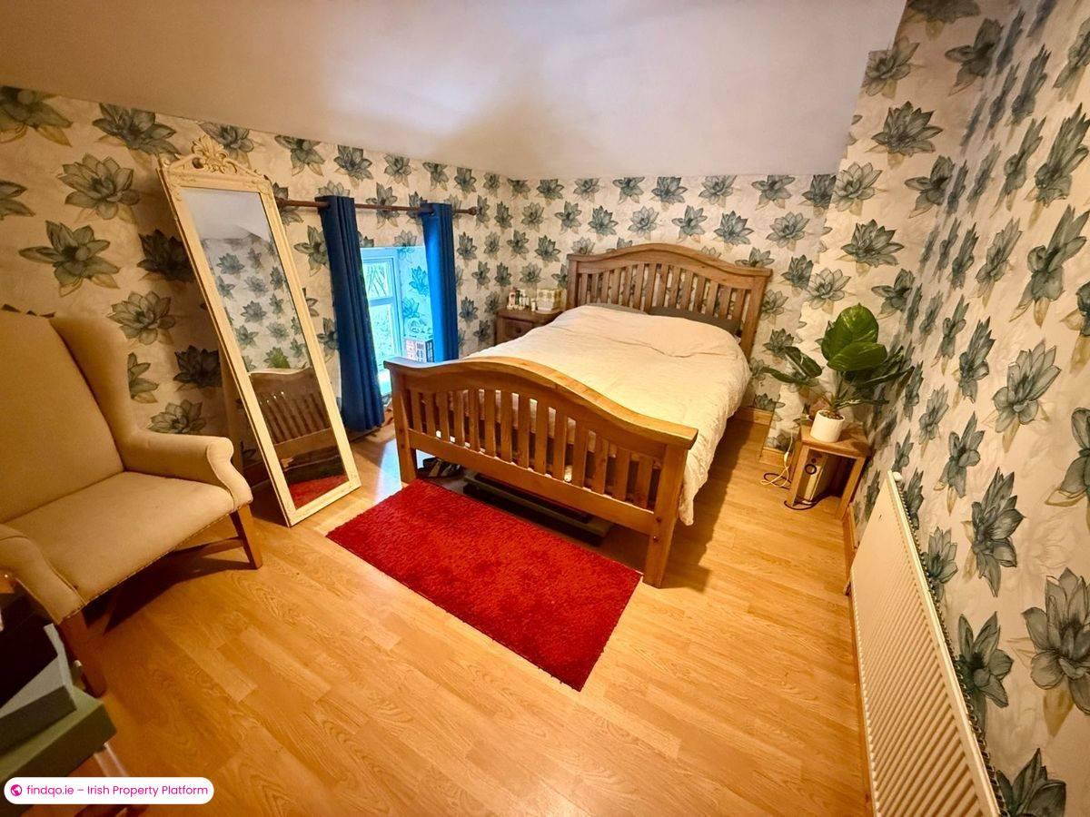 Detached house for Sale in Dring, Longford