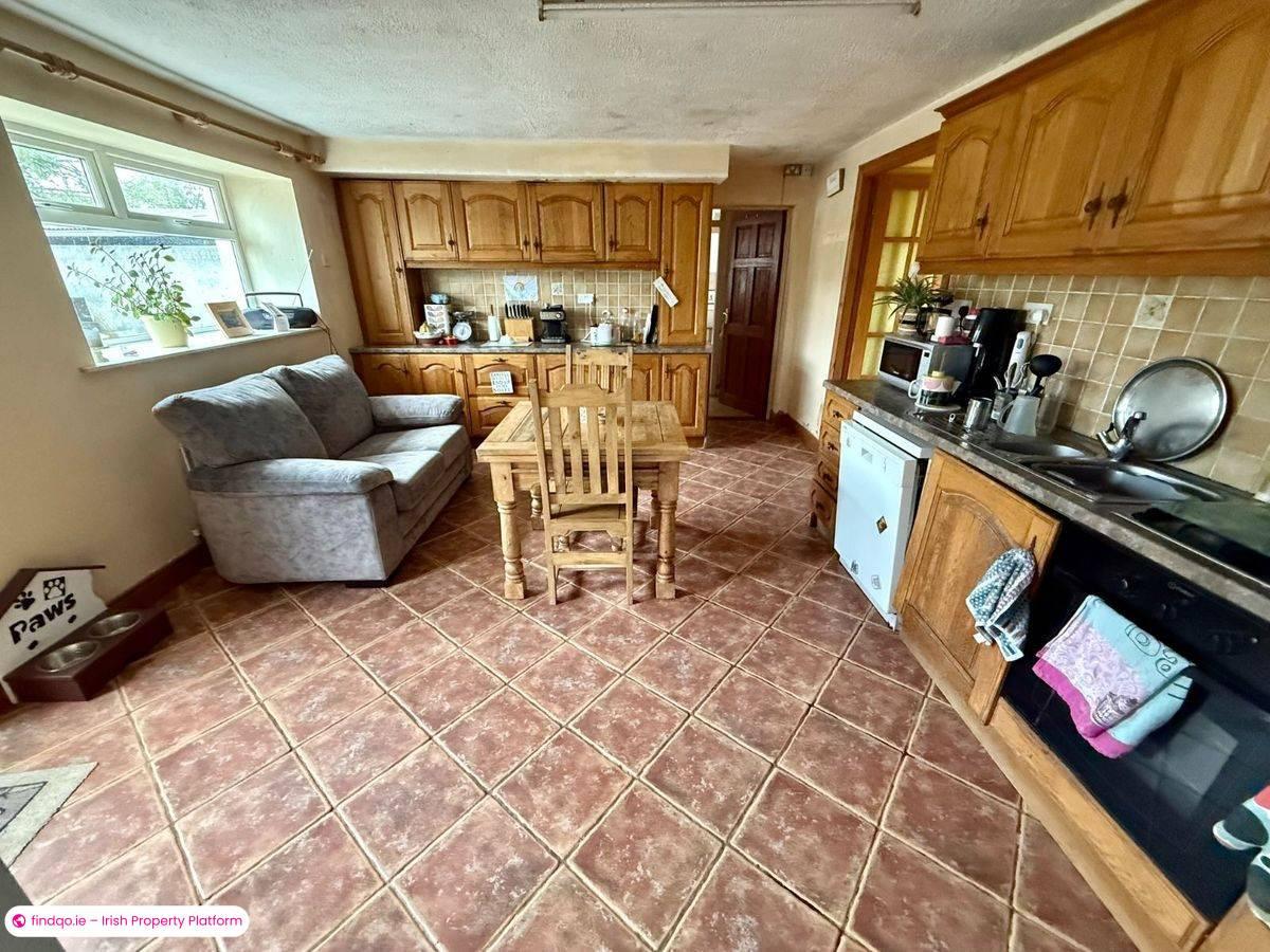 Detached house for Sale in Dring, Longford