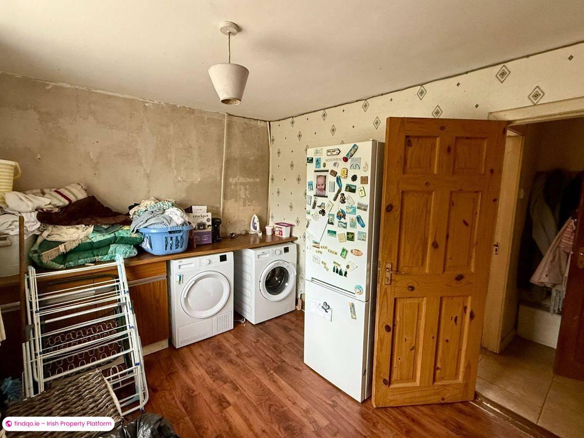 Detached house for Sale in Dring, Longford