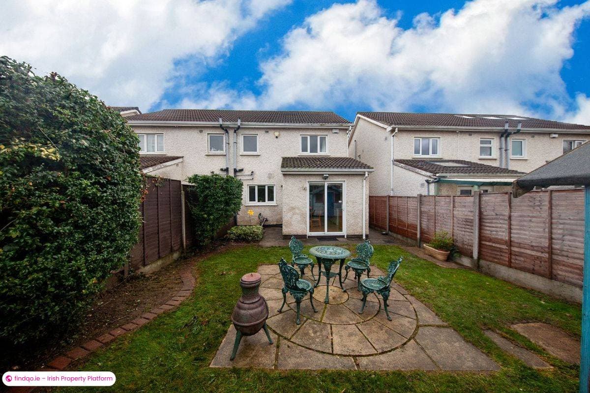 Semi-detached house for Sale in Lucan, Dublin (County)