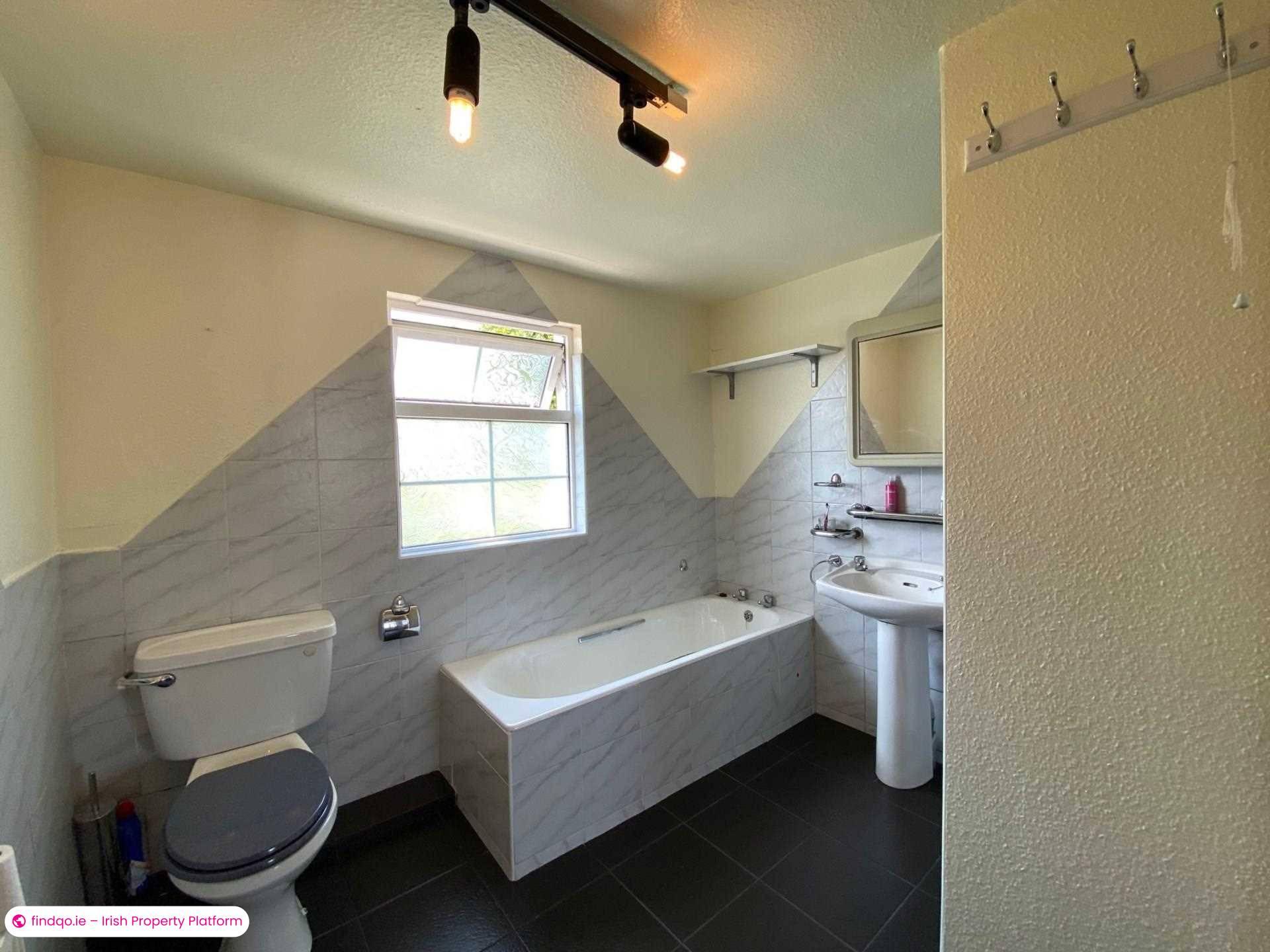 Detached house for Sale in Oughterard, Galway