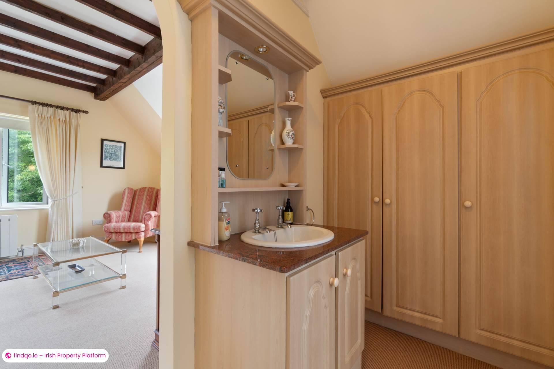 Detached house for Sale in Oughterard, Galway, H91 W83H