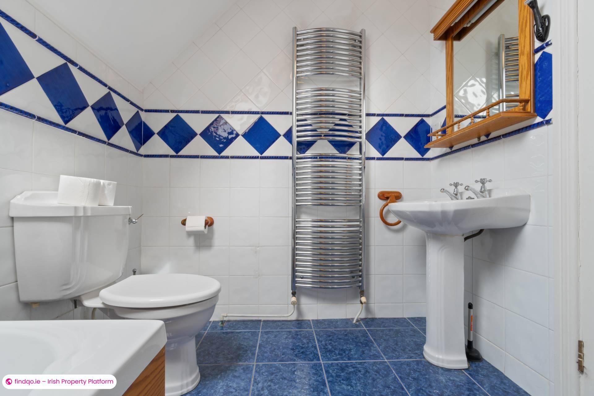 Detached house for Sale in Oughterard, Galway, H91 W83H