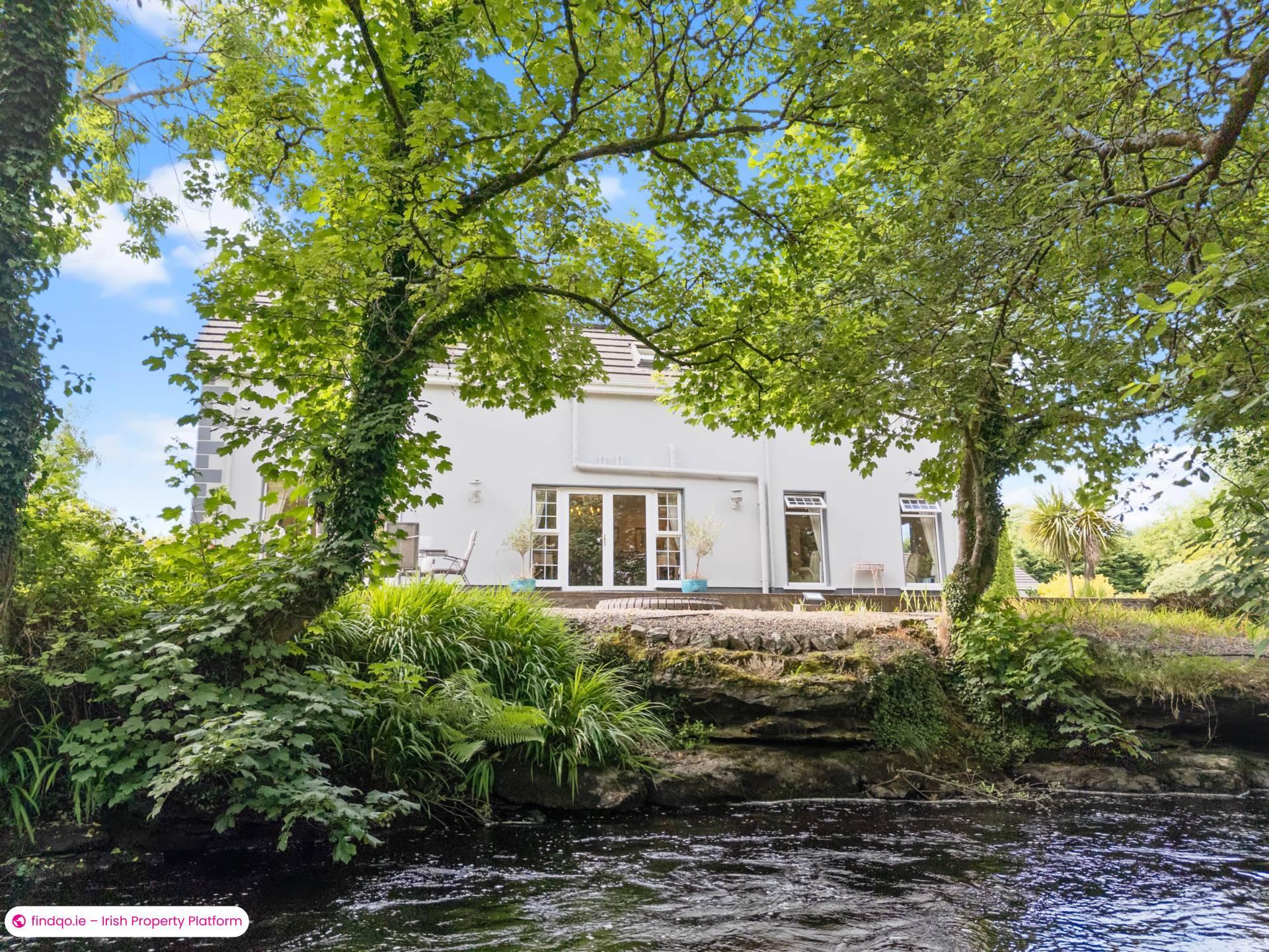 Detached house for Sale in Oughterard, Galway, H91 W83H