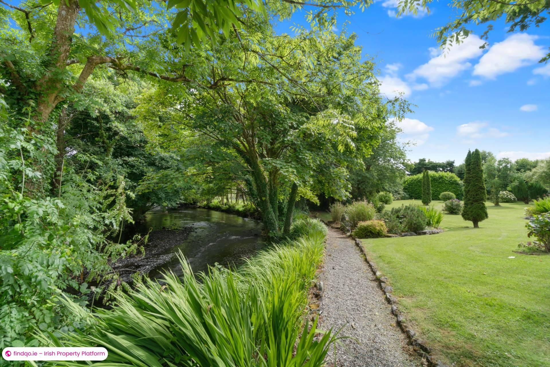 Detached house for Sale in Oughterard, Galway, H91 W83H