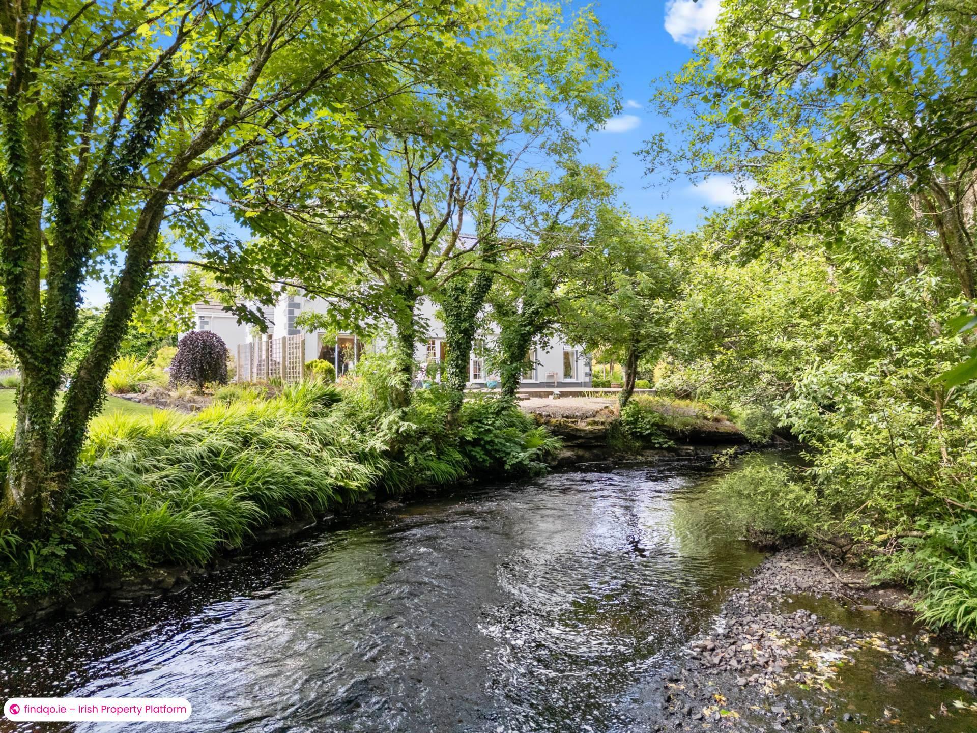 Detached house for Sale in Oughterard, Galway, H91 W83H