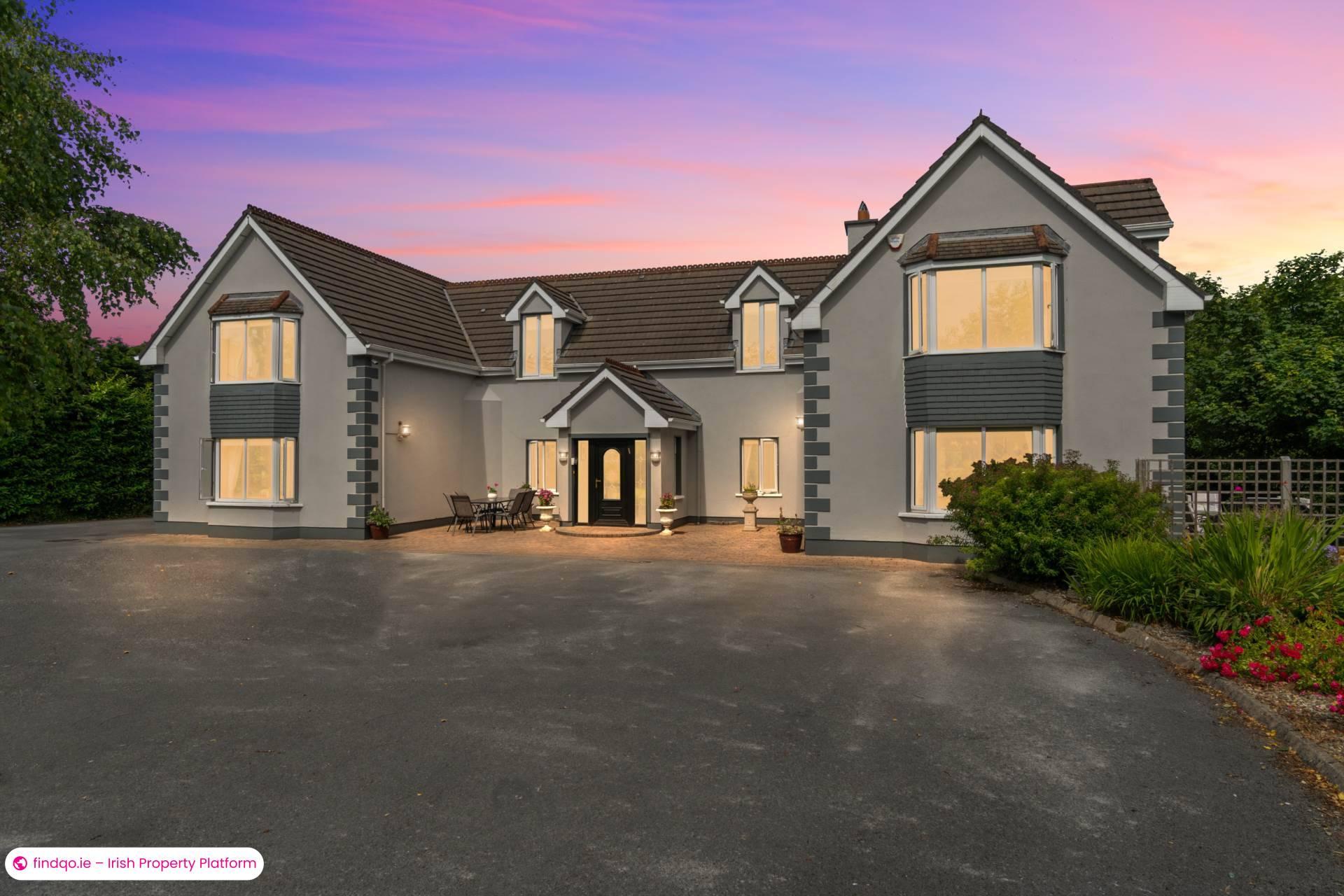 Detached house for Sale in Oughterard, Galway, H91 W83H