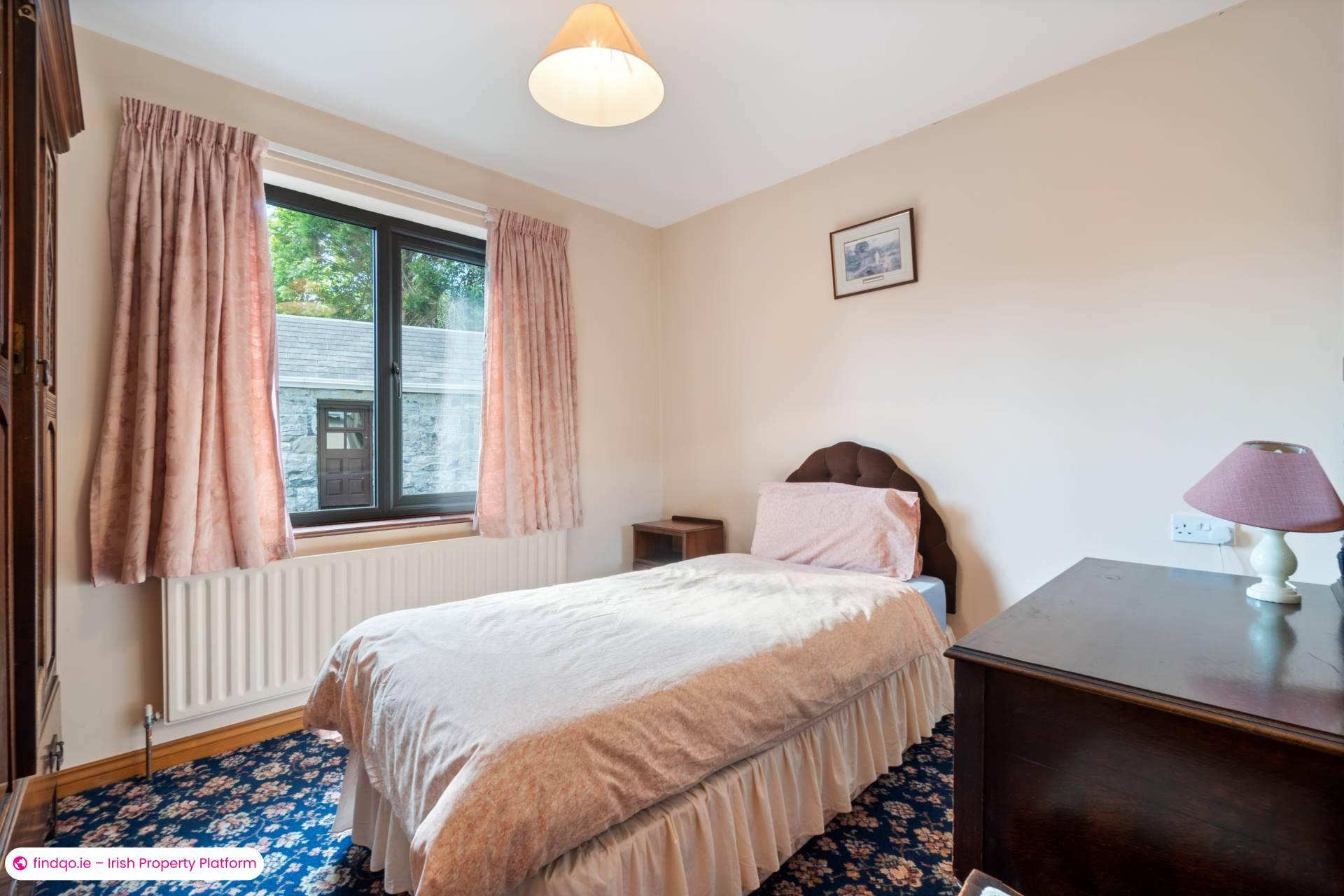 Detached house for Sale in Oughterard, Galway, H91 RFY9