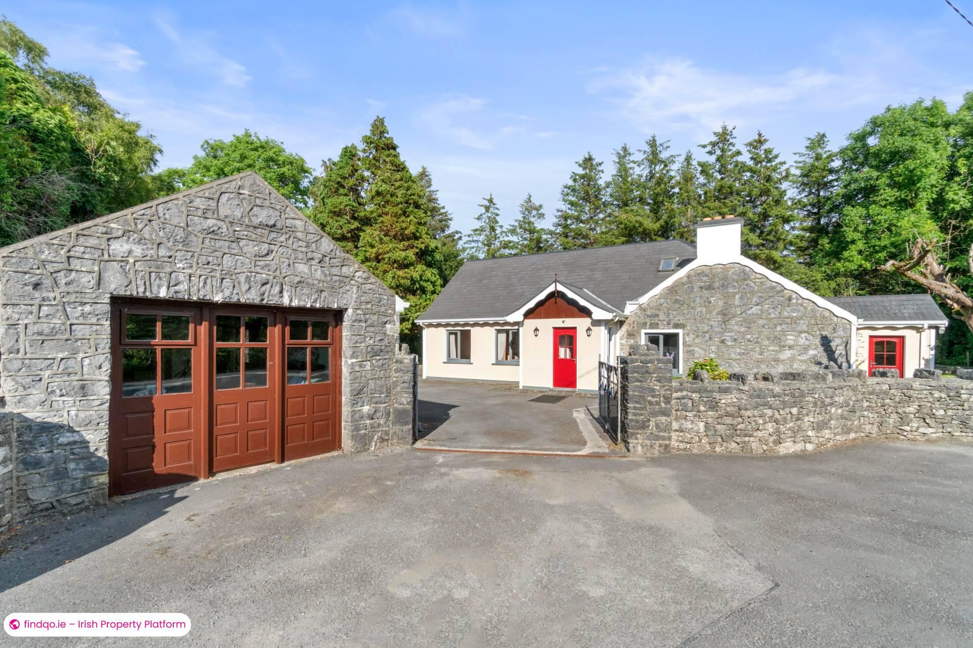 Detached house for Sale in Oughterard, Galway, H91 RFY9