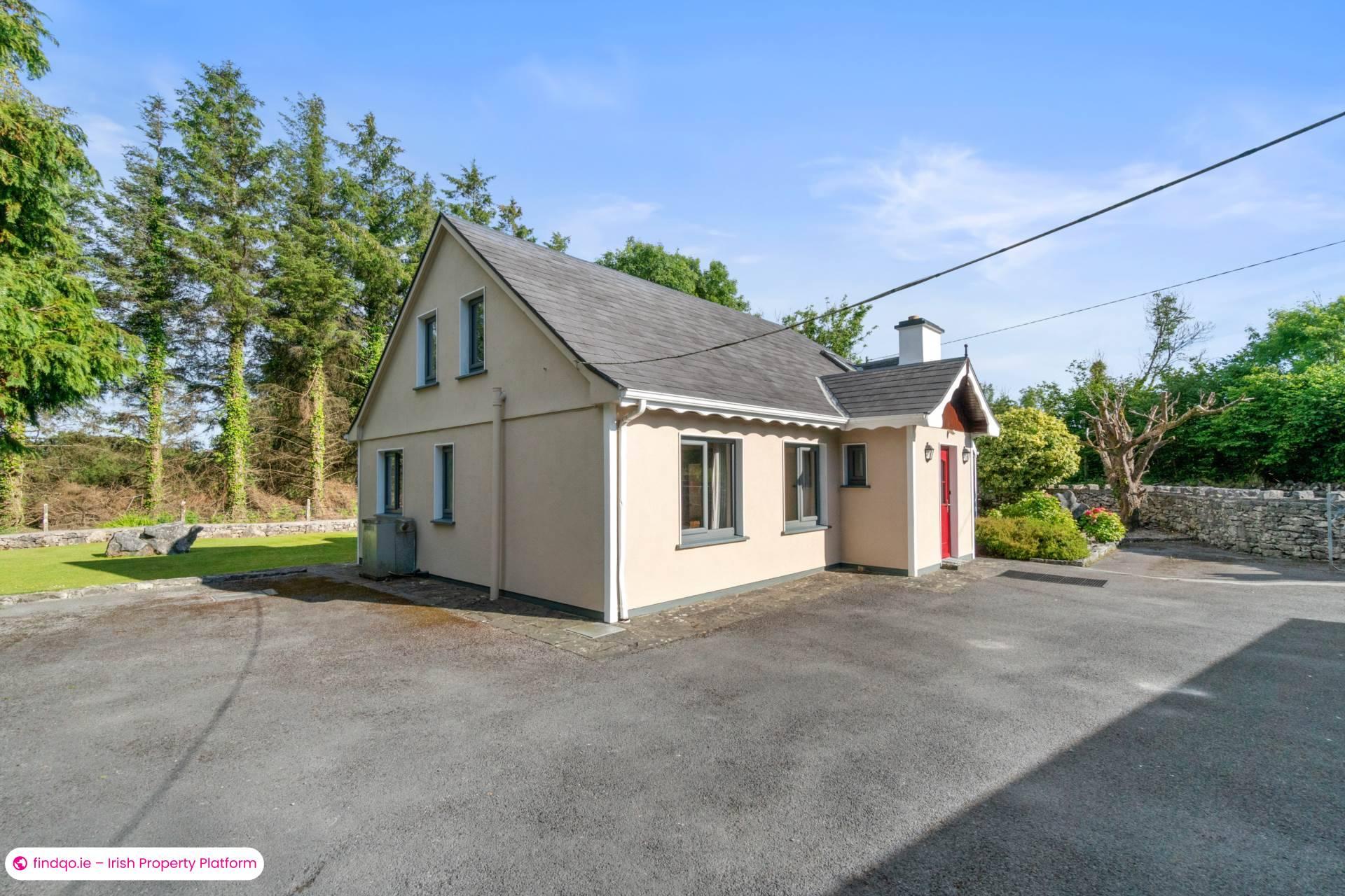 Detached house for Sale in Oughterard, Galway, H91 RFY9