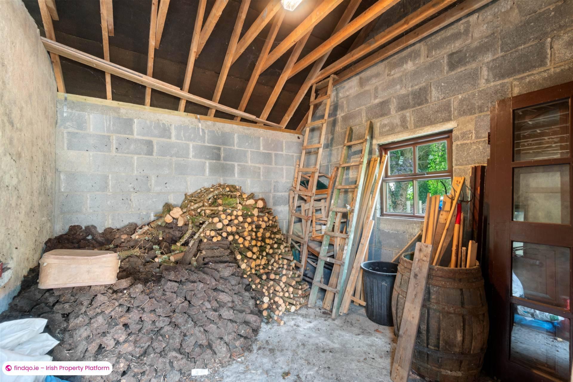 Detached house for Sale in Oughterard, Galway, H91 RFY9