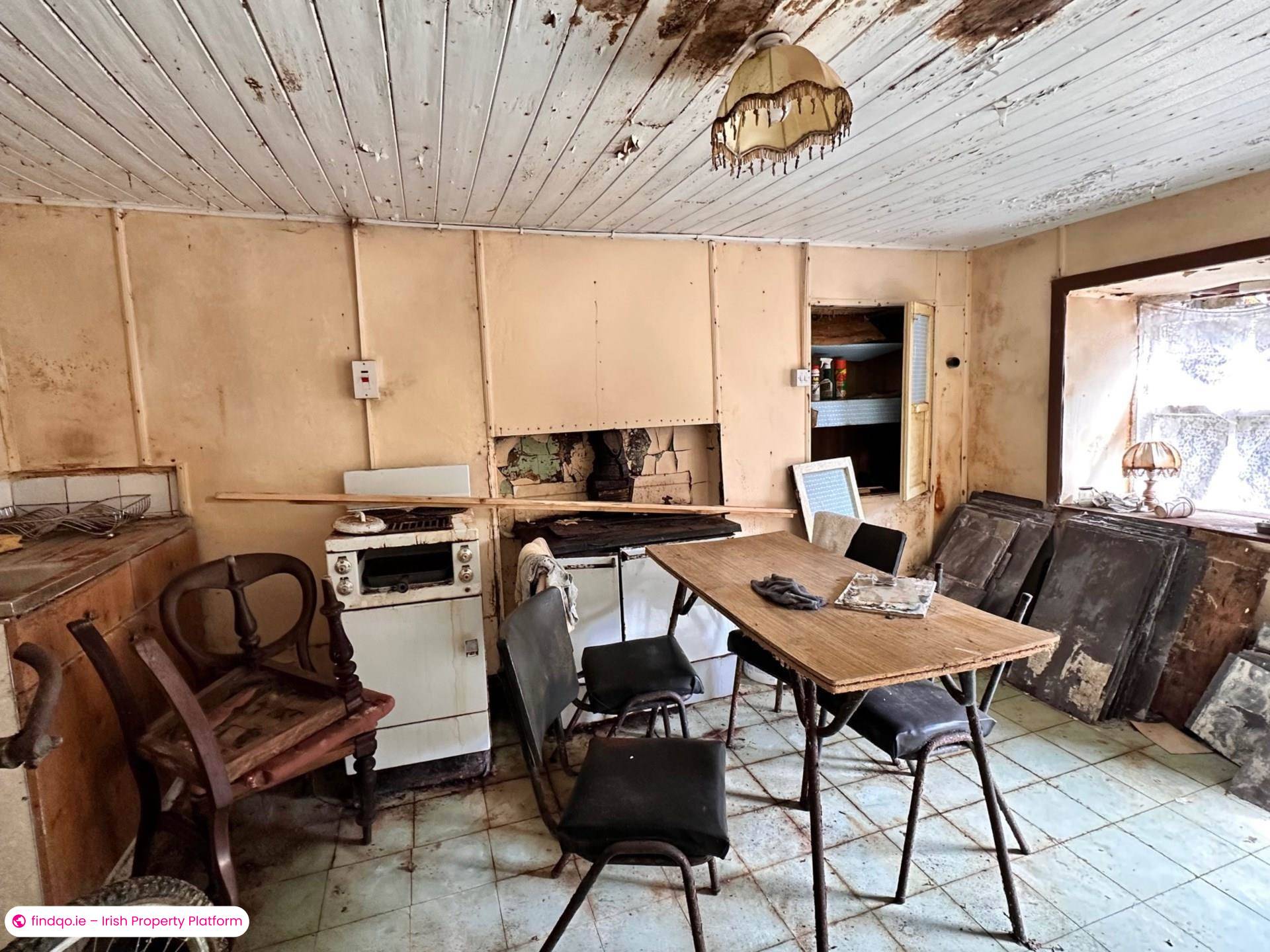 Detached house for Sale in Oughterard, Galway, H91 D6XA