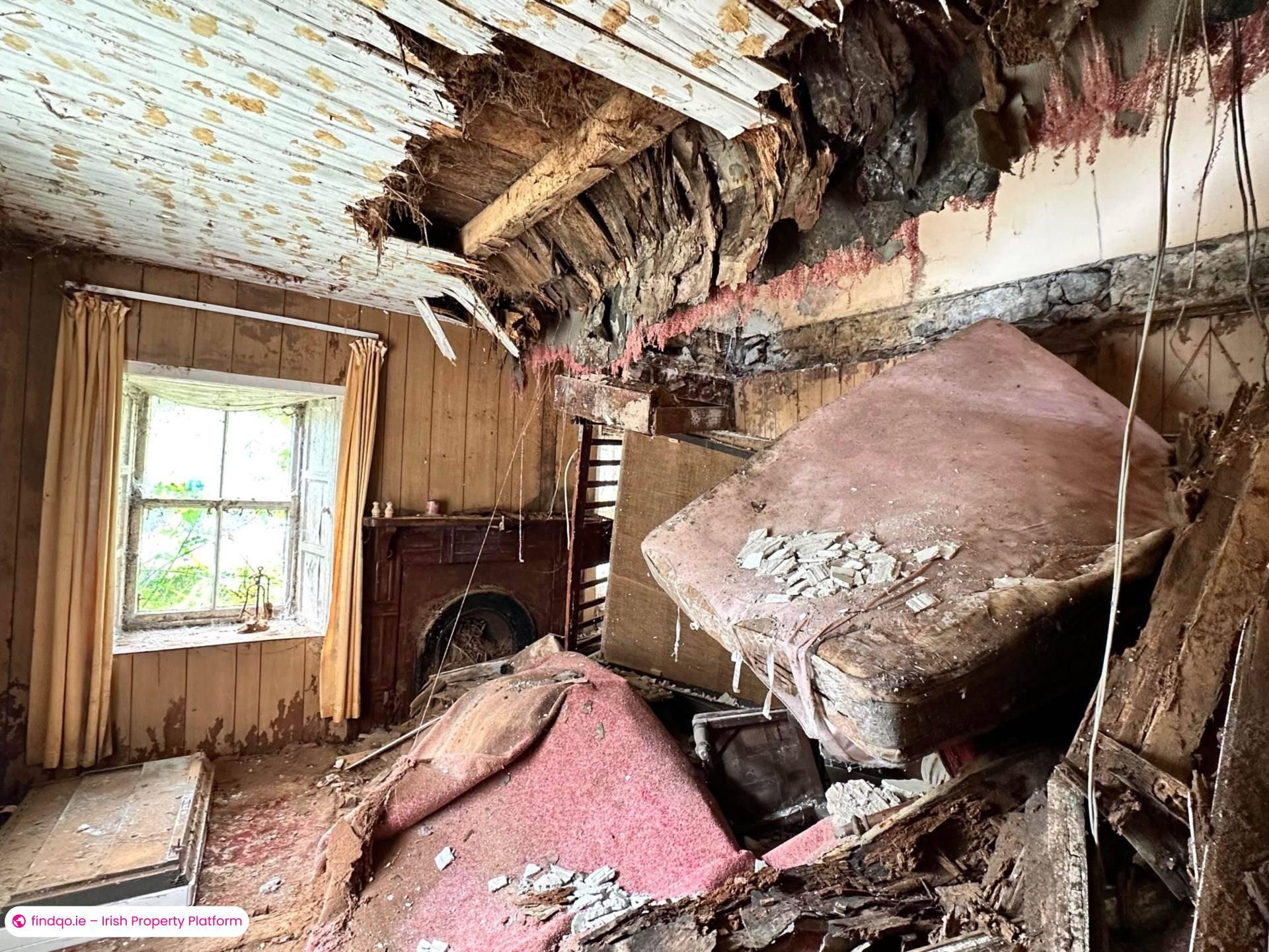 Detached house for Sale in Oughterard, Galway, H91 D6XA