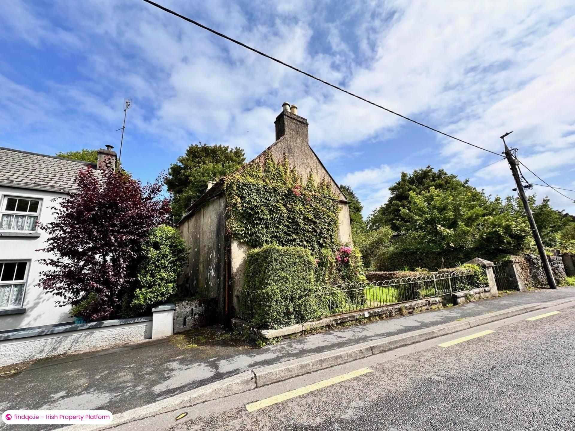 Detached house for Sale in Oughterard, Galway, H91 D6XA