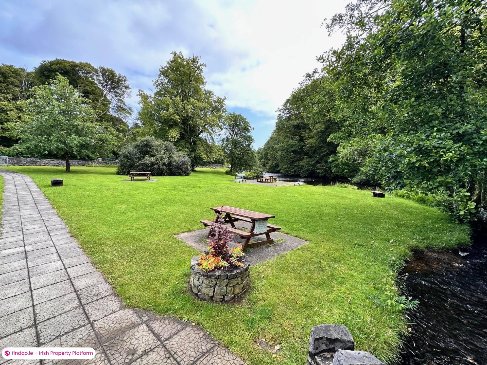 Detached house for Sale in Oughterard, Galway, H91 D6XA